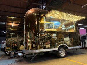 Airstream Replica Foodtrailer